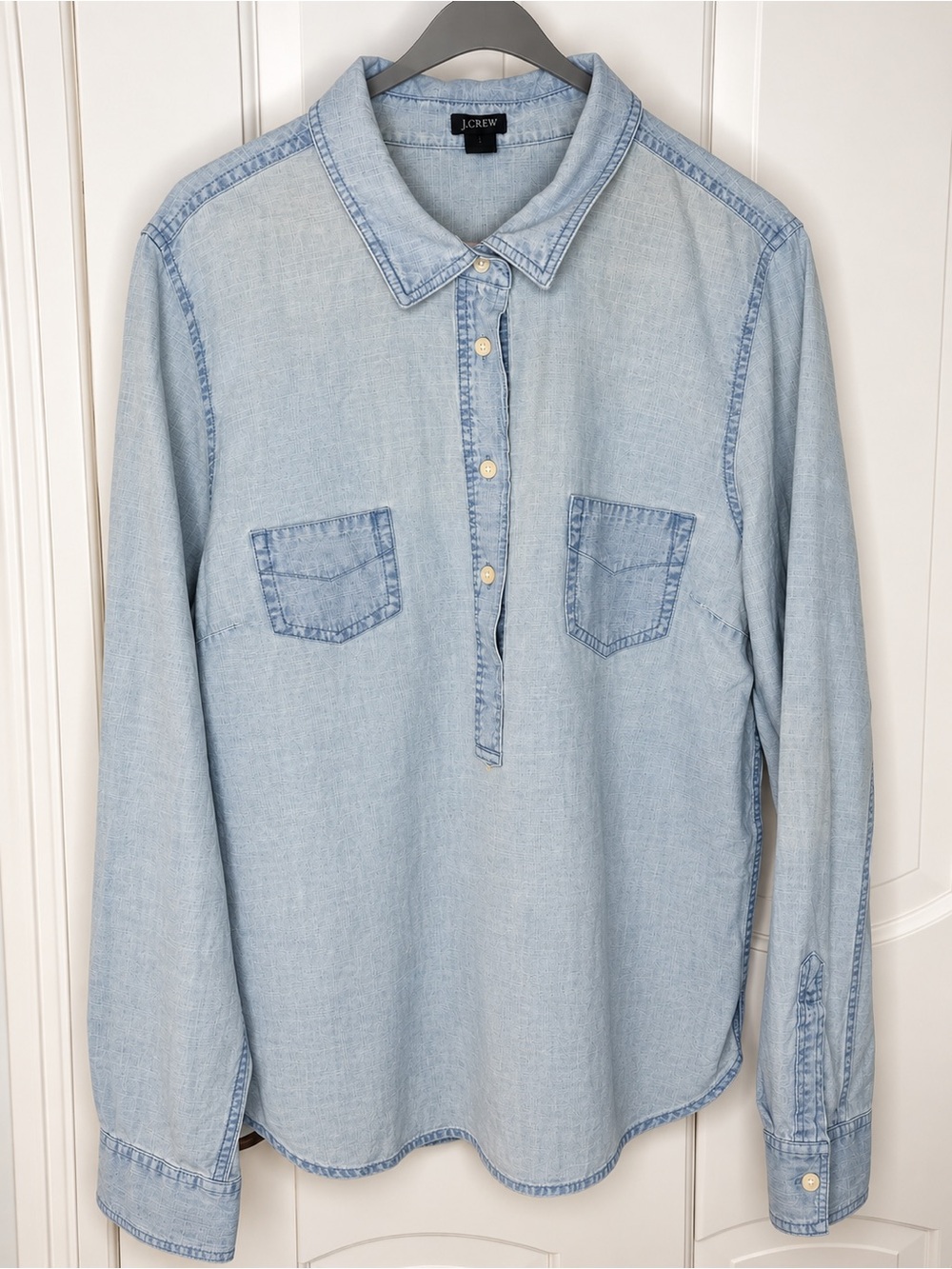 J. Crew Women’s  Light Blue Chambray Denim Button-Down Shirt XL